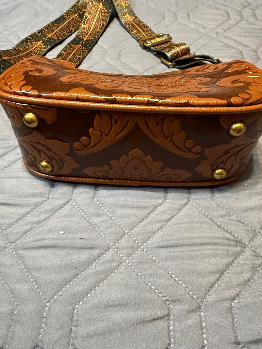 Artisan Tooled Leather Crossbody Bag with Patterned Strap - Brown - Picture 2 of 5